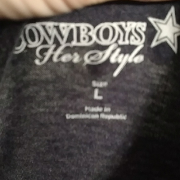 (Sold)..Dallas cowboys long sleeve - Picture 4 of 4
